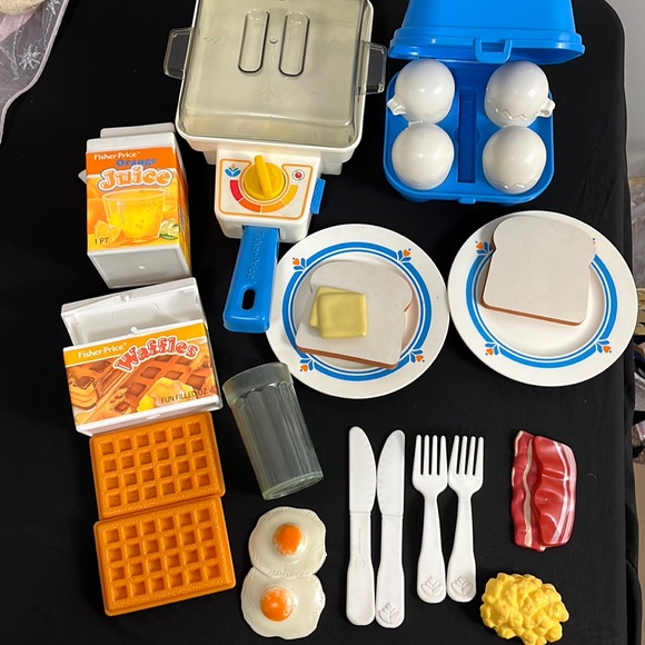 Fisher-Price Other - Vintage Fisher Price 1987 Fun with Food Super Skillet Breakfast set 25 pcs